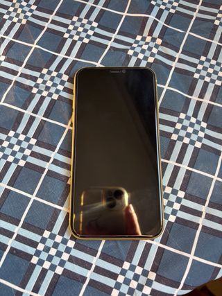 iPhone 11 Amarillo 64GB