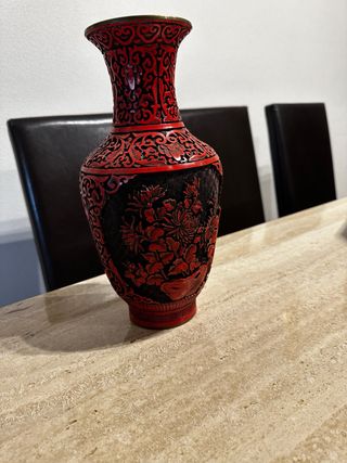 Jarrón japones de cerámica y metal rojo y negro