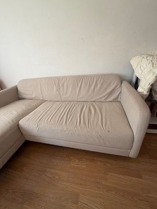 Sofá modular Ikea beige con apoya pies