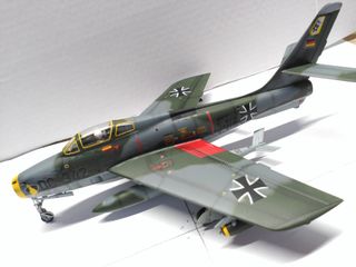 MAQUETA MONTADA  AVION F-84F THUNDERSTREAK