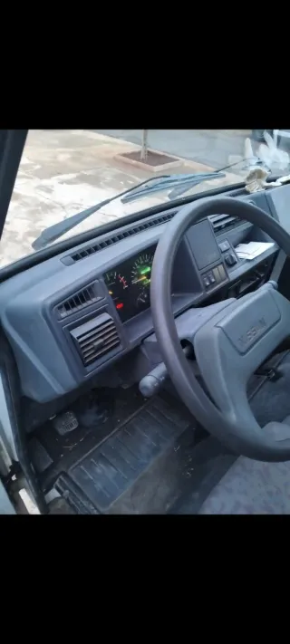 Nissan trade 75 1998