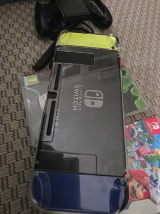 Nintendo Switch + 2 Giochi