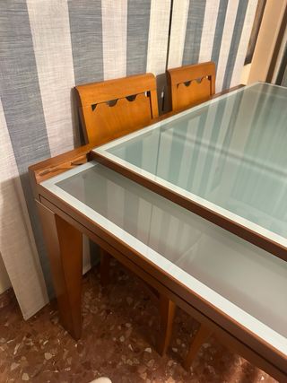 Mesa de comedor extensible y 6 sillas