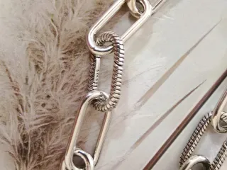 Pulsera eslabones y rayas