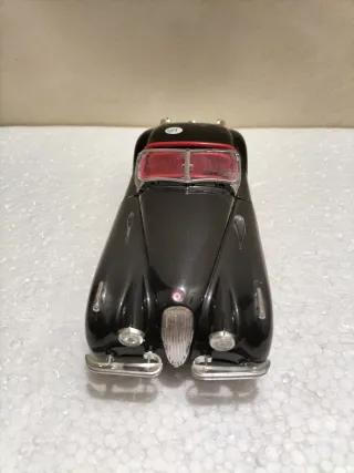 Jaguar XK120 Bburago 1/24