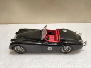 Jaguar XK120 Bburago 1/24