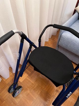 Andador 4 ruedas con asiento