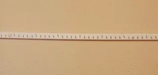 Estante de madera con 37 ganchos