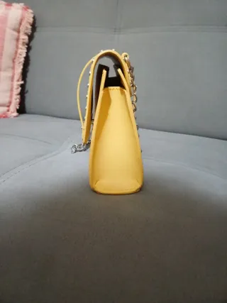 Bolso Zara Amarillo con Tachuelas