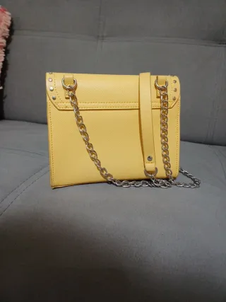 Bolso Zara Amarillo con Tachuelas