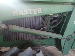 Tractor John Deere 3350 SDT con pala