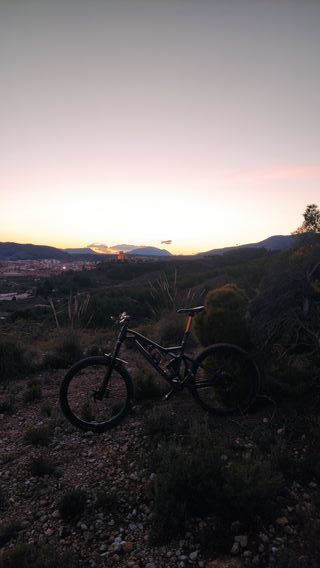 Mondraker Dune R Enduro Full Carbono