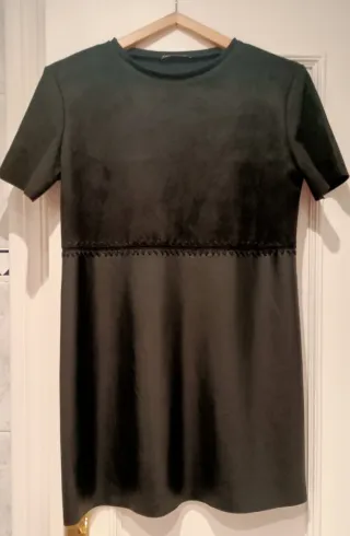 Vestido Zara negro.