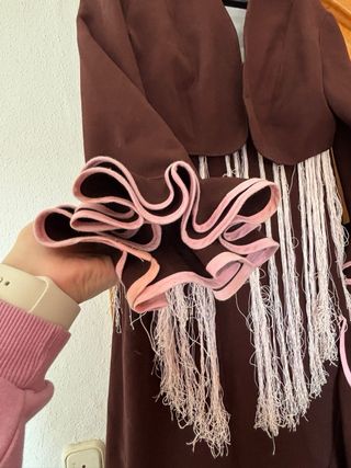 Traje flamenca marrón con flecos rosas