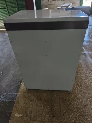 Armario de aluminio blanco