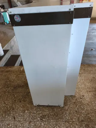 Armario de aluminio blanco