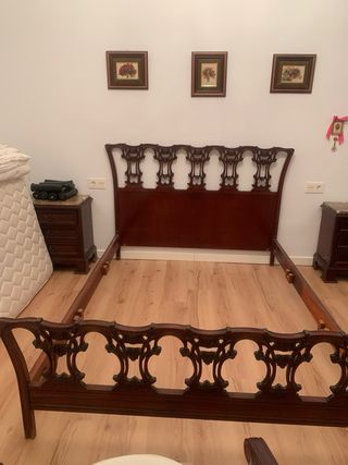 Cómoda clásica mármol y madera oscura