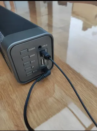 Barra de sonido gris