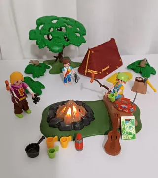 Playmobil Verano 6888 Camping con fuego LED