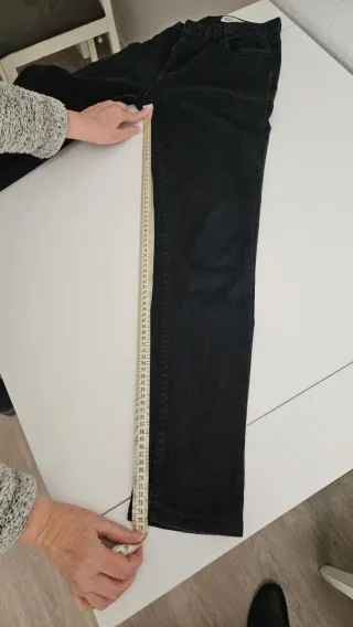 Pantalón vaquero negro