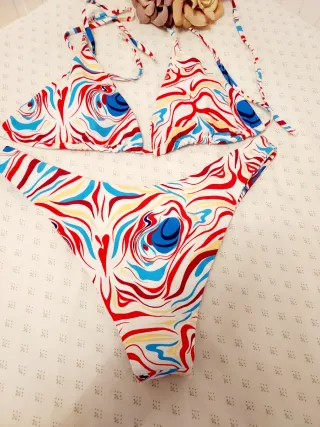 Bikini fluido abstracto multicolor