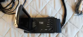 Videocamera JVC Full HD con treppiede