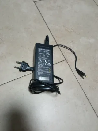 Cargador Patinete Eléctrico Hiboy