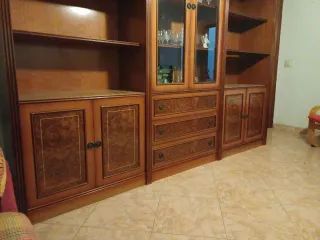 Mobile da soggiorno in legno e vetro