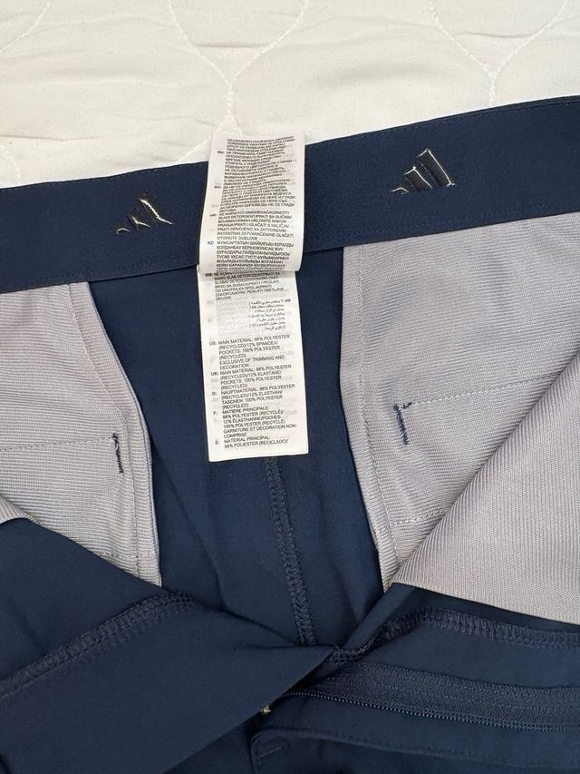 Shorts Adidas azul marinho
