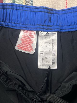 Pantalón Real Madrid Adidas T.16 o XL DE NIÑO