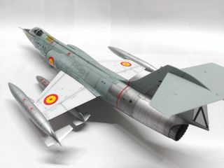 MAQUETA MONTADA Y PINTADA AVION F 104-G ESPAÑOL