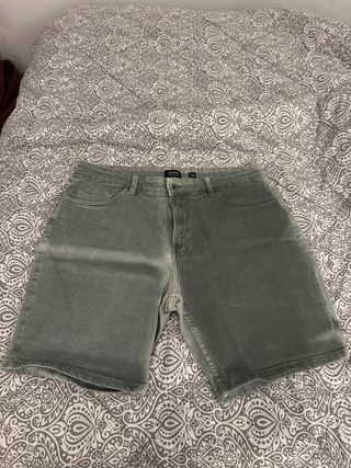 Vaquero corto Pull&Bear verde talla 48