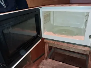 Microondas Orbegozo blanco