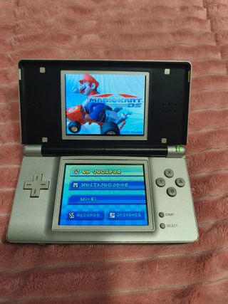 Nintendo DS Plata + 135 Juegos