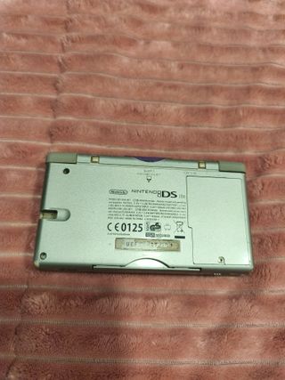 Nintendo DS Plata + 135 Juegos