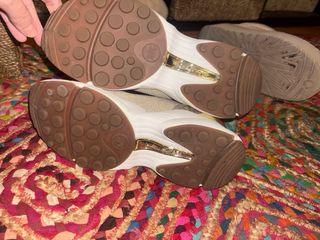 Tenis Michael Kors Beige/Dorado