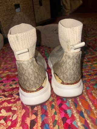 Tenis Michael Kors Beige/Dorado