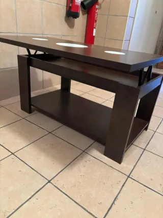 Mesa de centro elevable salon marrón con detalles