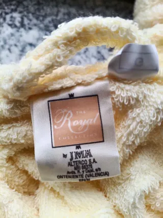 Albornoz amarillo rizo