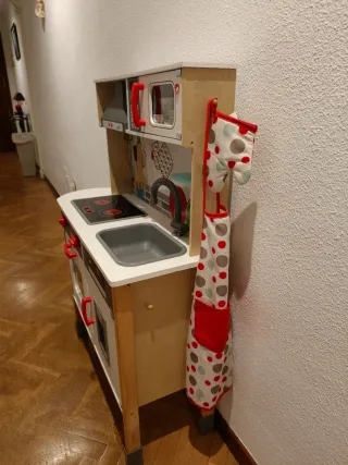 Cocinita de madera para niños