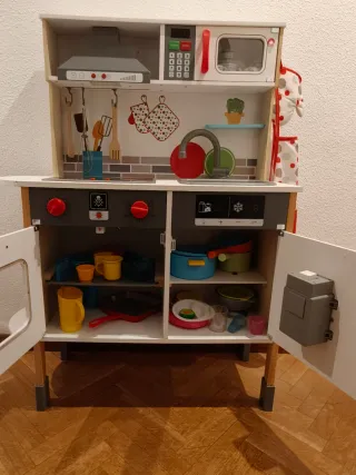 Cocinita de madera para niños