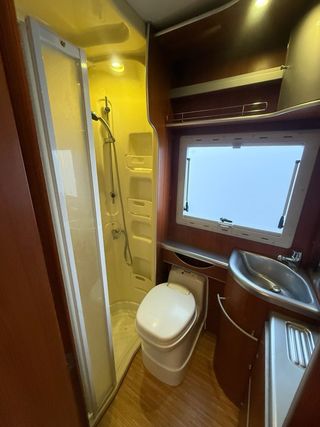 Autocaravana Mc Louis/garaje moto/horno/alta gama