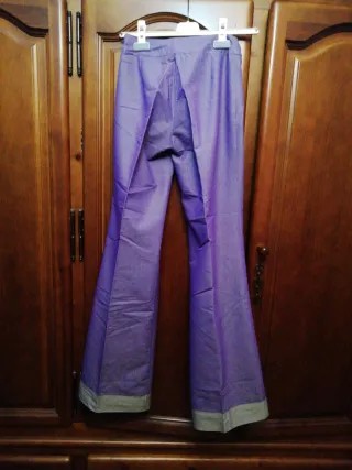 Pantalón campana morado