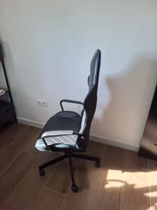 Silla Gaming Negra y Azul