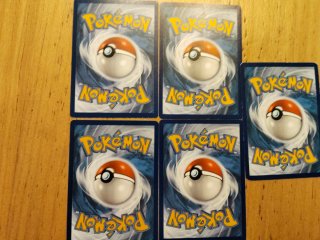 Álbum de Cromos Pokémon Inclulle cromos d'oradors.