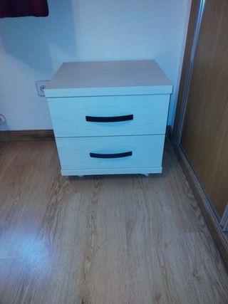 Cama nido + colchón + 2 muebles