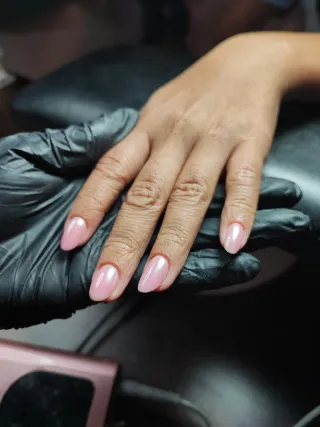 Manicura combinada con gel