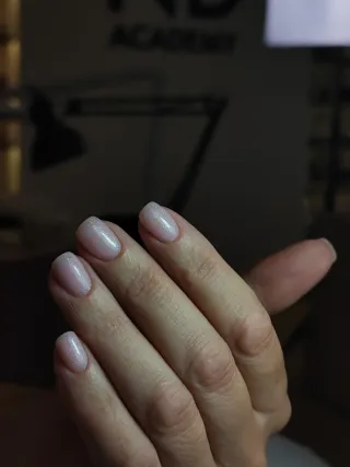 Manicura combinada con gel