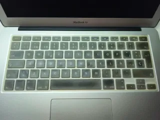 MacBook Air 13 pulgadas con macOS Sequoia 15.5