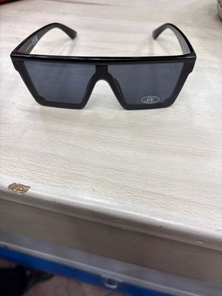 Gafas de sol negras